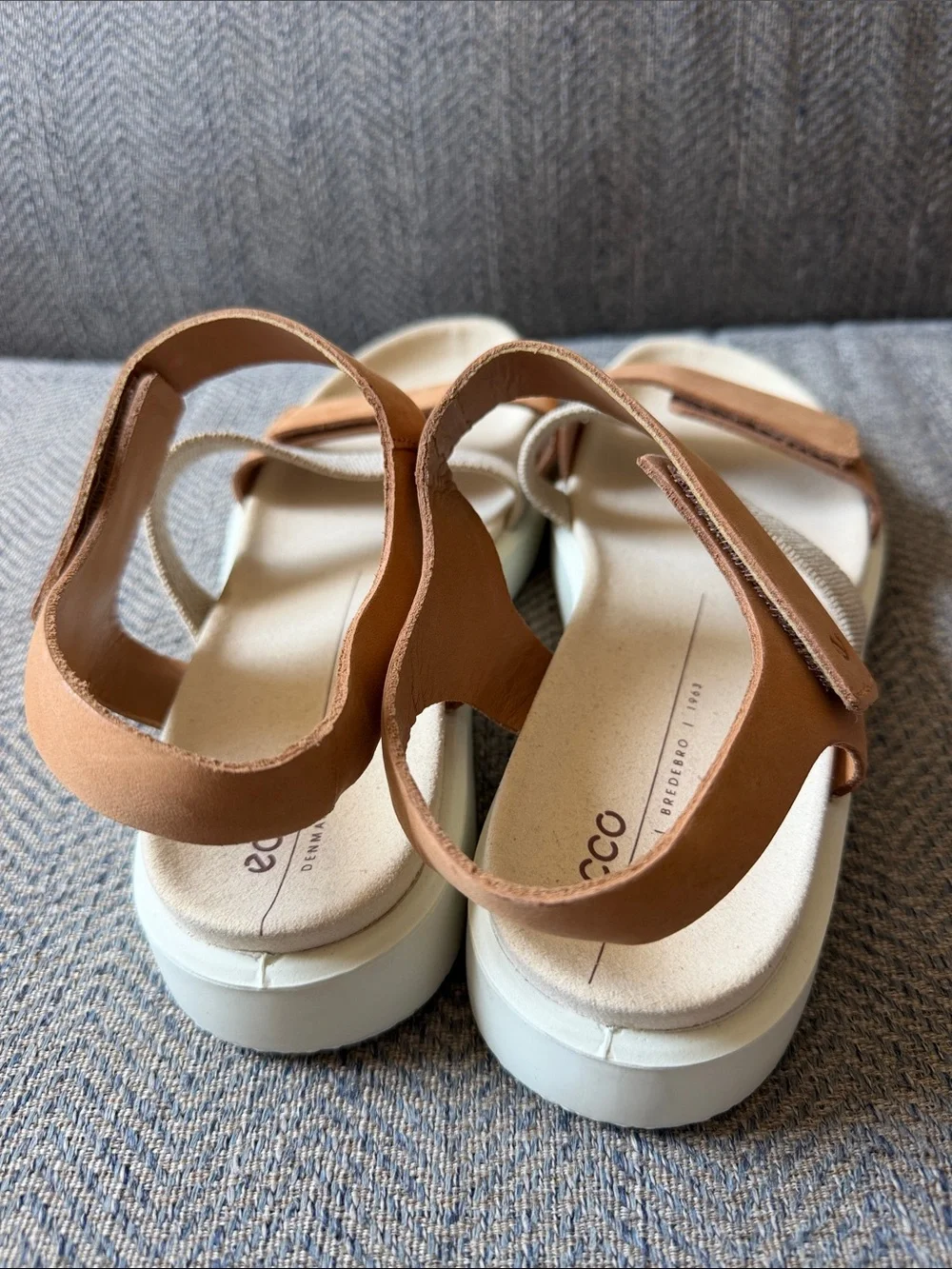 Ecco Flowt Danish Design 2 Band Sandals Size: 40
